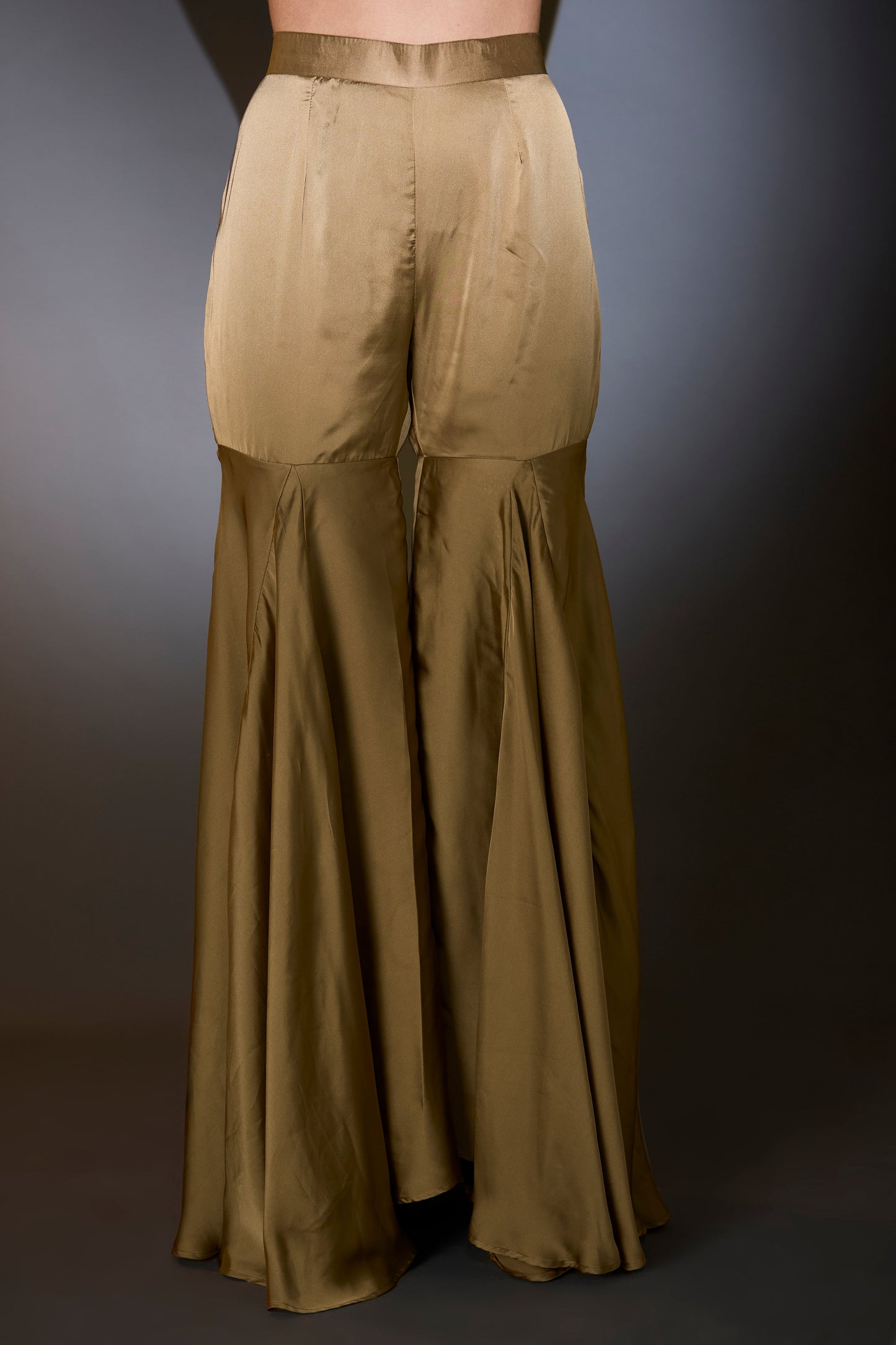 golden copper mirror work garara set complimented with zipper