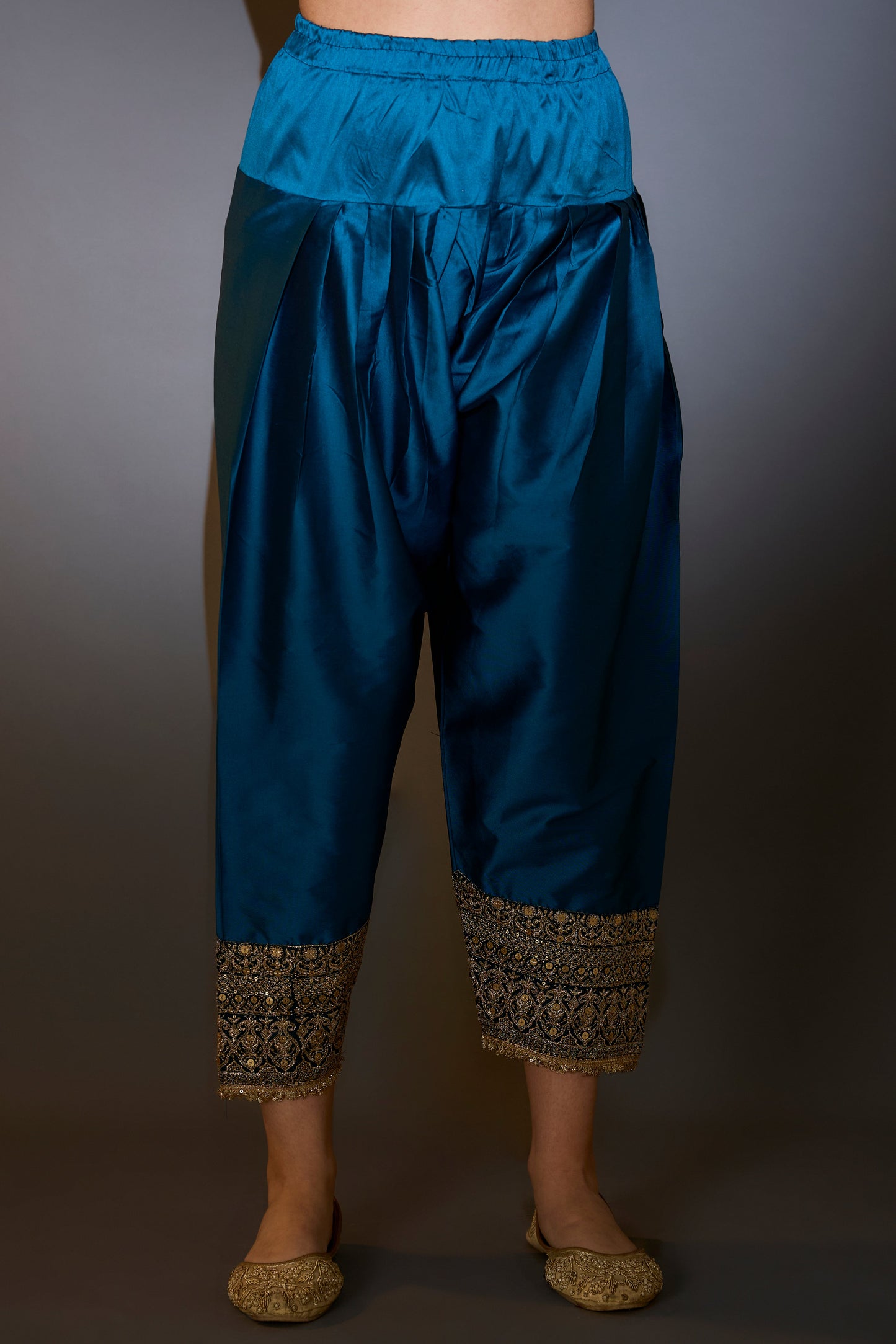 suit set with short ombre kurta with intricate aari work paired with banarsi dupatta with borders and silk salwar