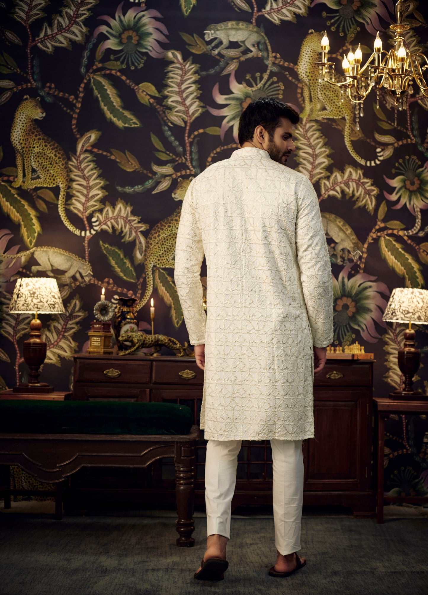 White Chikankari Kurta with detailed tone-to-tone threadwork and sequin embroidery - kasbahmen