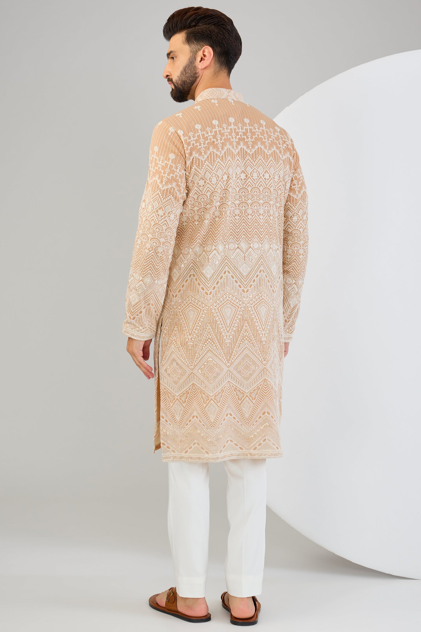 Beige geometrically embroidered chikankari kurta - kasbahmen