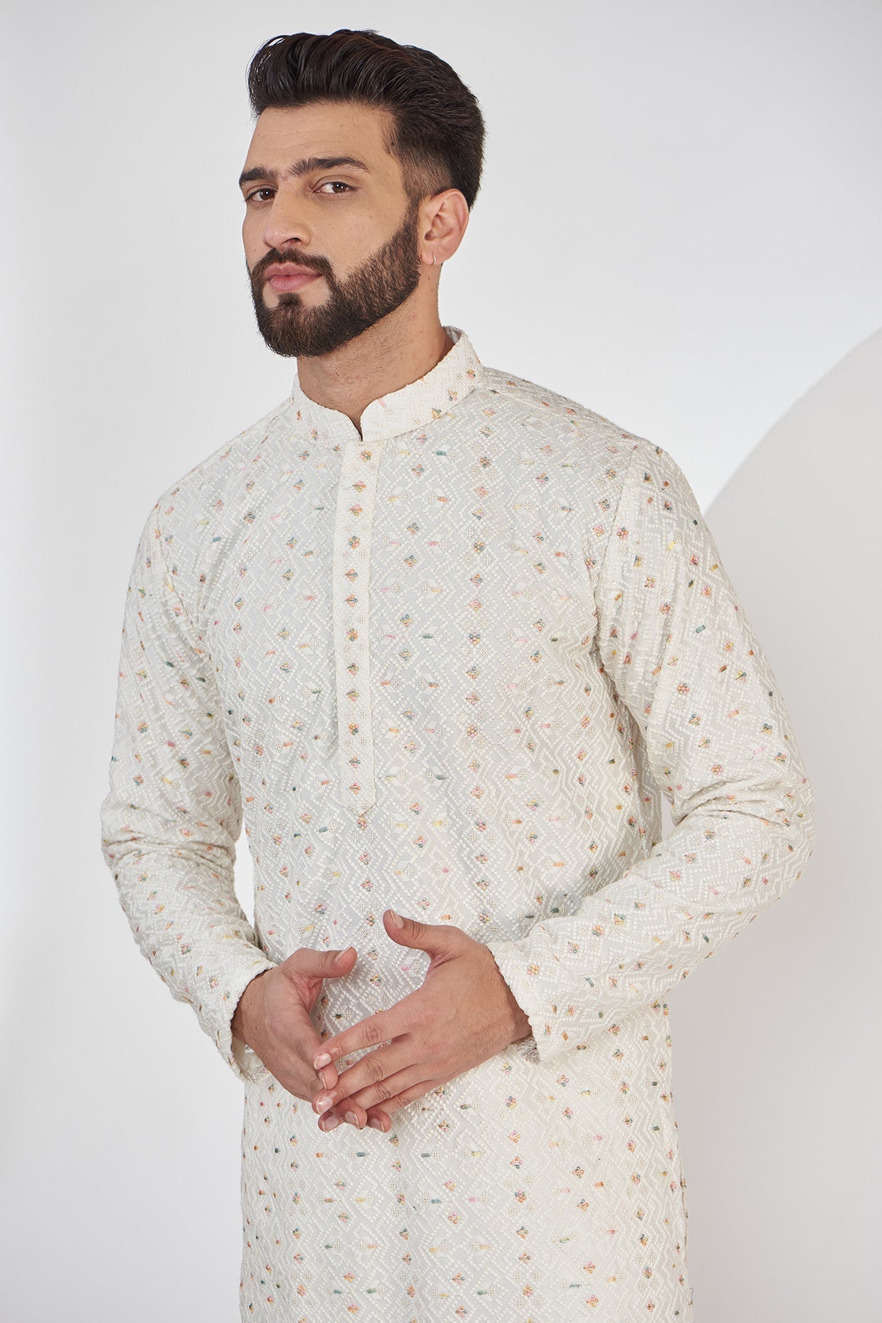 White Geometrically Embroidered Kurta with Multi threadwork - kasbahmen
